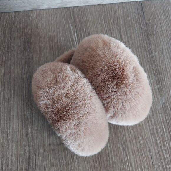 Cozy Faux Fur Earmuffs - Picture 5 of 5